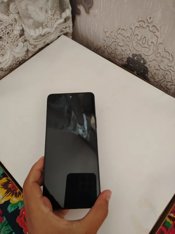 bu telefon nomi Huawei ishlash holati yaxshi bu telefon nomi Huawei ishlash holati yaxshi