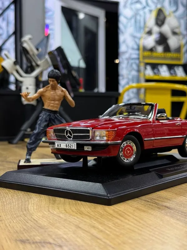 1:18 kolleksion model bruce lee 1