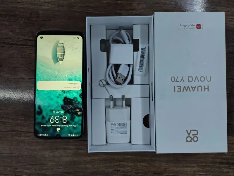 Huawei nova y70 4/64gb 5 Huawei nova y70 4/64gb 5