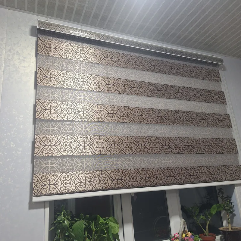 Продаются жалюзи, 1,65 × 1,60 м 2