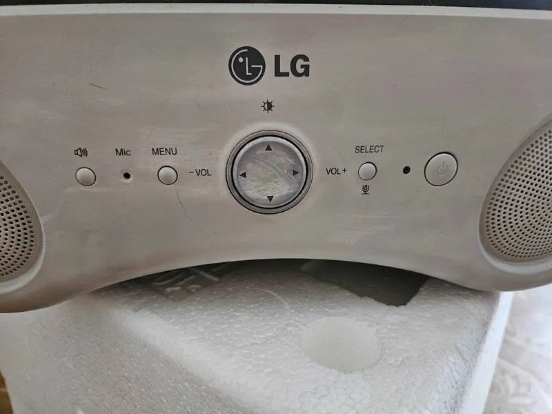 Продаётся монитор LG Studioworks 500 M 3 Продаётся монитор LG Studioworks 500 M 3