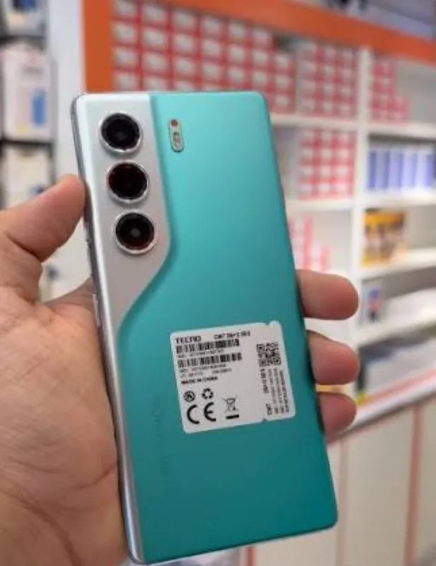tecno Camon 40 pro.yengi kor dok 2 haftali telefon 1 tecno Camon 40 pro.yengi kor dok 2 haftali telefon 1