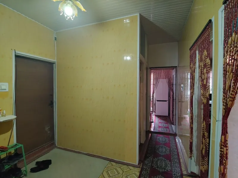 Sotiladi 3 Hona 2- qavat. 3-х комнатная квартира 2й этаж в Янгиюле — фото 1