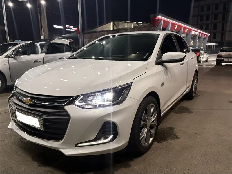 Продается Chevrolet Onix Premier 2 2 Продается Chevrolet Onix Premier 2 2
