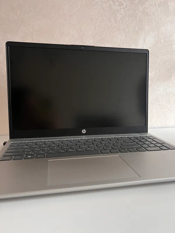 HP noutbuk 15 Silver