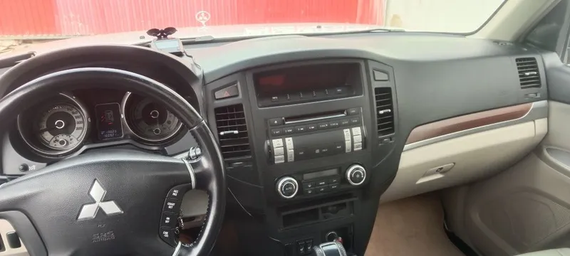 Mitsubishi Pajero IV (с системой Super Select 4WD-II). — фото 3