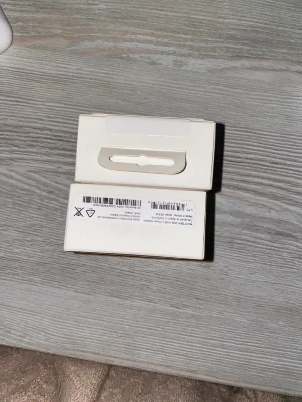 Apple 20WUSB-C original adapterlar Yangi 6dona bor — фото 1