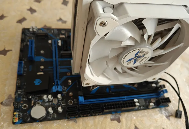 HUANANZHI X99-QD4 + 2680v4 + cooler cpu 2 HUANANZHI X99-QD4 + 2680v4 + cooler cpu 2