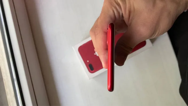 Iphone 7+ (Red product) 256gb 5 Iphone 7+ (Red product) 256gb 5