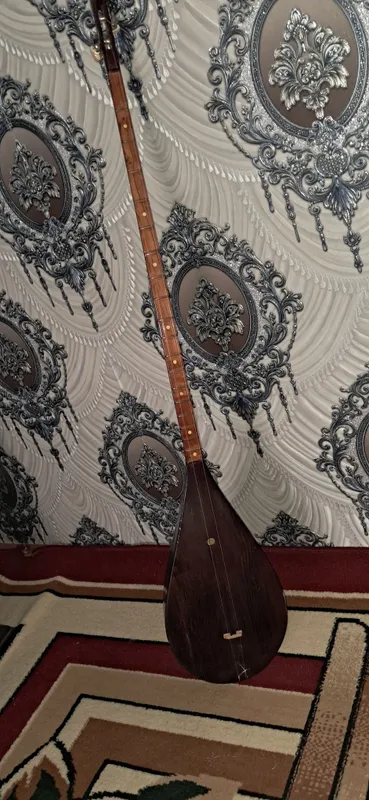 Musiqa   cholgʻusi Dutor.