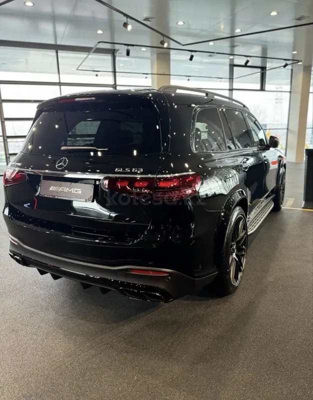 Mercedes Benz GLS 63AMG — фото 1