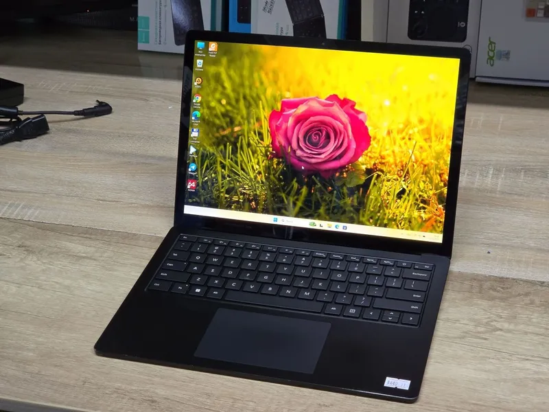 Notbuk.Amerkanski Sensir Microsoft_Surface4 Premium_model. Sensir Mi 1 Notbuk.Amerkanski Sensir Microsoft_Surface4 Premium_model. Sensir Mi 1