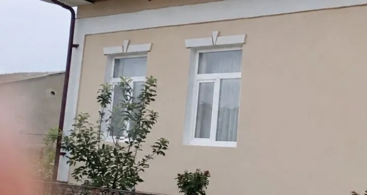 Oynalar sotiladi srochna 4 Oynalar sotiladi srochna 4