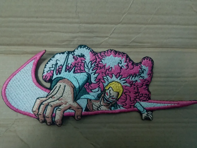 One piece, van pis Doflamingo, Kiyim uchun bezak
