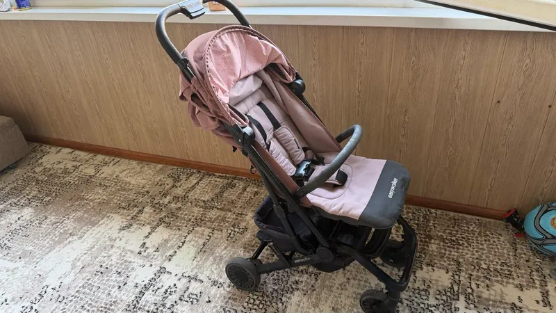 Easywalker bolalar aravachasi, yengil va qulay 1 Easywalker bolalar aravachasi, yengil va qulay 1