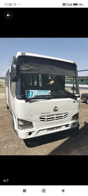 Isuzu avtobus hq40