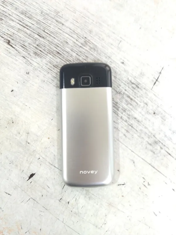 Кнопочный телефон Novey N630 4