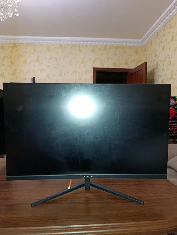 Xtech 165Hz IPS monitor zapchastga, ekrani kuygan