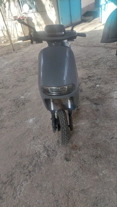 Arivo 700 elektron skuter