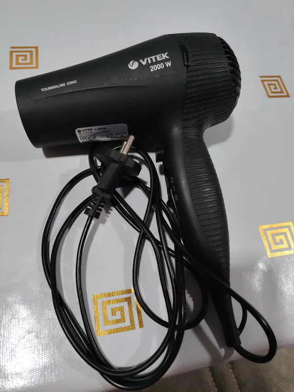 VITEK 2000W 1