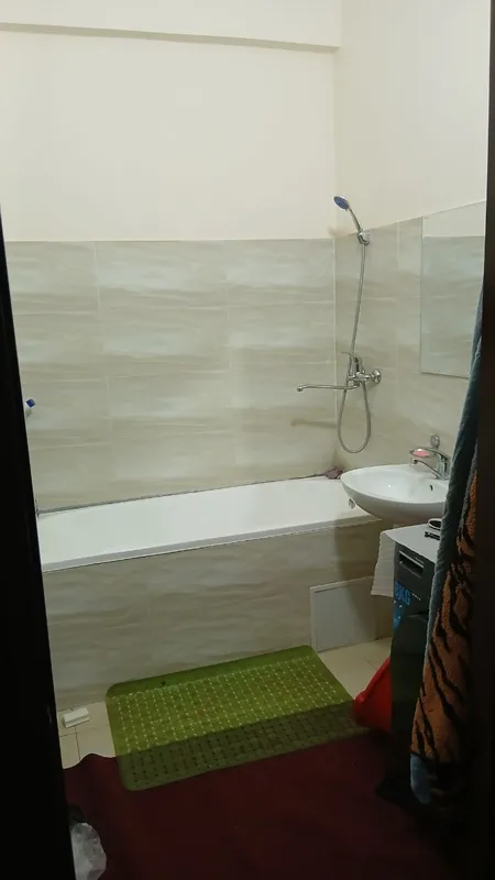 Uy sotiladi. Novostroyka 1