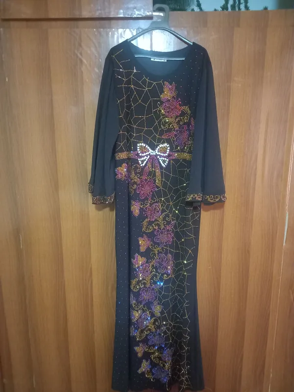Ayollar kiyimlari