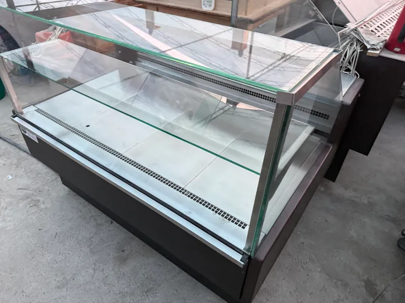 Витирина холодильник