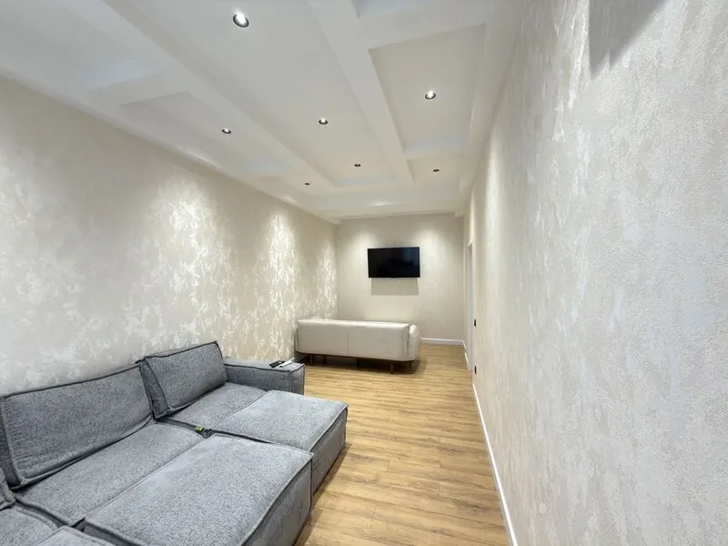 2-комнатная квартира, 74 м², 5/9 этаж (вторичка)