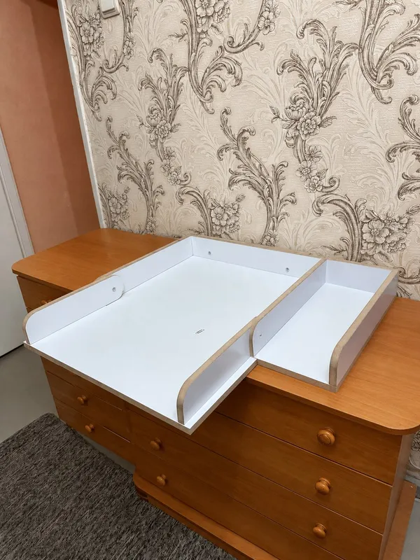 Приставной пелинальный стол 2