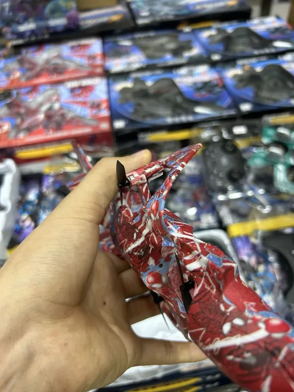 Dron,chelovek pauk korinishida,30metr balandlikka 50metr uzoqlikka uch 2 Dron,chelovek pauk korinishida,30metr balandlikka 50metr uzoqlikka uch 2