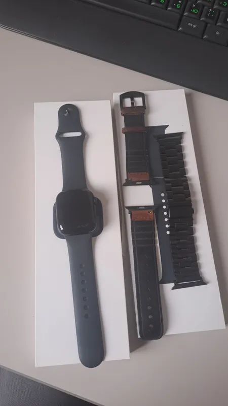 • Apple Watch Series 9, 41 мм • Apple Watch Series 9, 41 мм