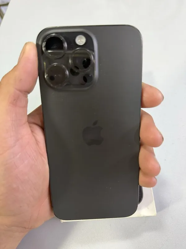 Iphone 15 pro max sotladi 256gb xotira 85% yomkis 2