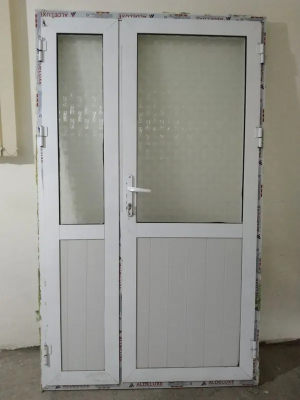 Продается срочно Алюминиевые двери , пластмассовые рами 2 Продается срочно Алюминиевые двери , пластмассовые рами 2