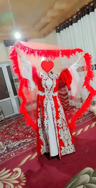 vashe zoʻr turadi malikadek turasz