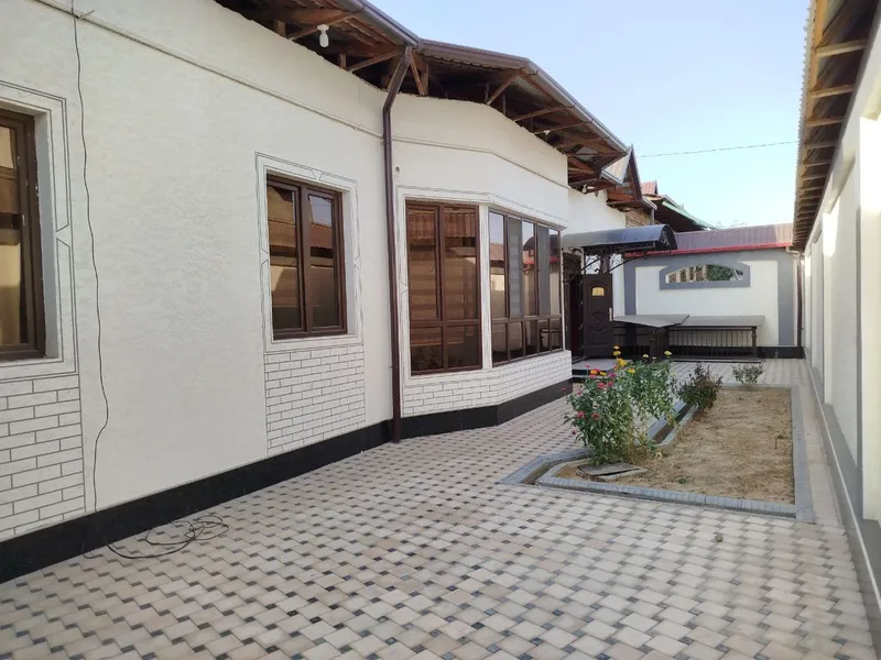 Продам дом Хасанбой улАхроробод 2сотки 4комнаты