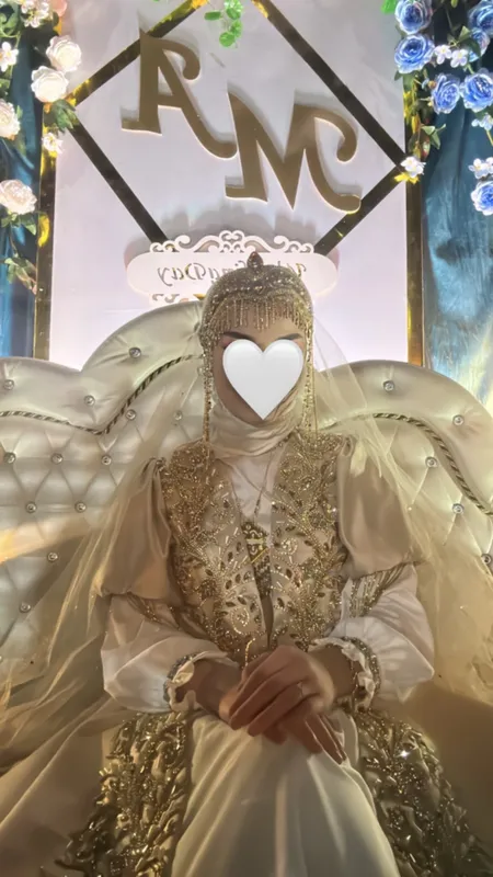 Ansambl ichidagi oqlik bilan birga1 marta kiyilgan
