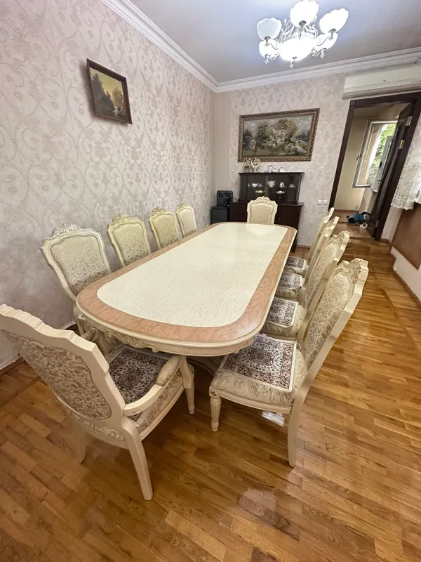 Продается комплект для зала стол стулья — фото 1 Продается комплект для зала стол стулья — фото 1