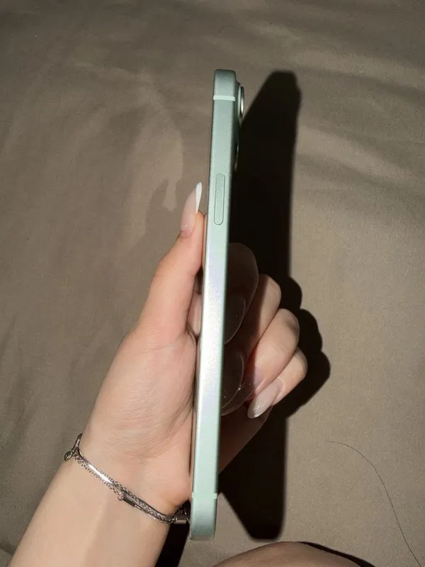 Продаётся iPhone 15 plus 128 gb 3