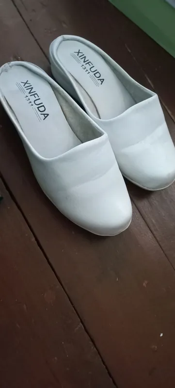 ayollar oyoq kiyimi