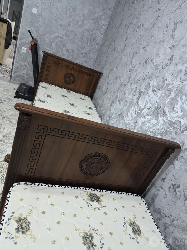 Односпальная кровать с матрасом VERSACE 4 Односпальная кровать с матрасом VERSACE 4