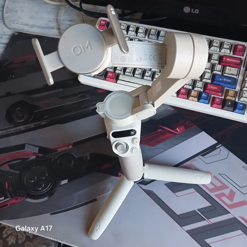Стабилизатор DJI Osmo Mobile SE 3 Стабилизатор DJI Osmo Mobile SE 3