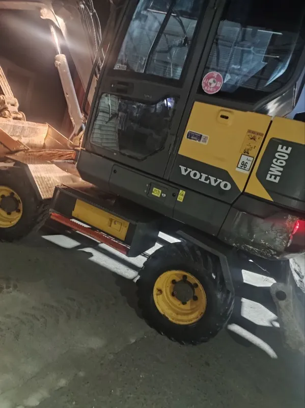 Ekskavator VolvoEW60E 2 Ekskavator VolvoEW60E 2