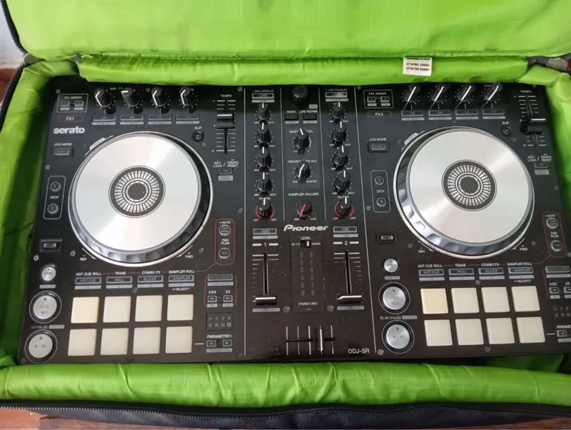 Срочно Продам Pioneer DDJ SR 1 Срочно Продам Pioneer DDJ SR 1