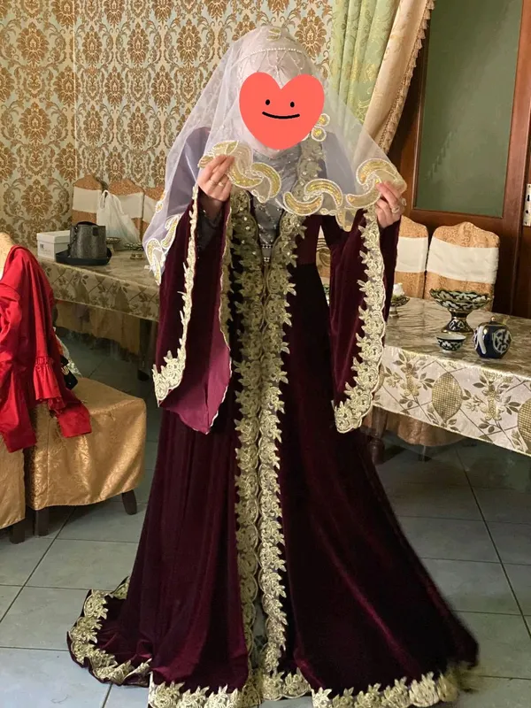 ансамбль 1 марта кийилган.