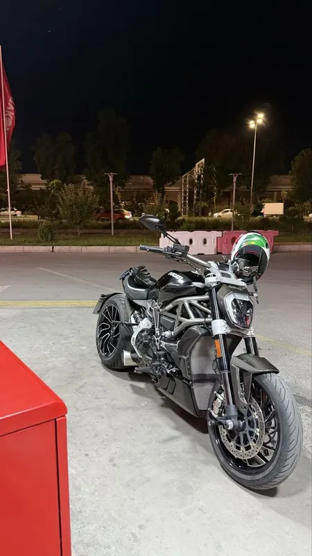 X Diavel S в идеальном состочнии — фото 1