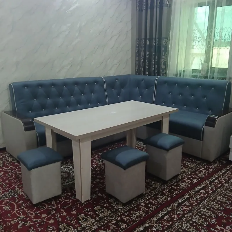 Yumshoq mebel Uglok