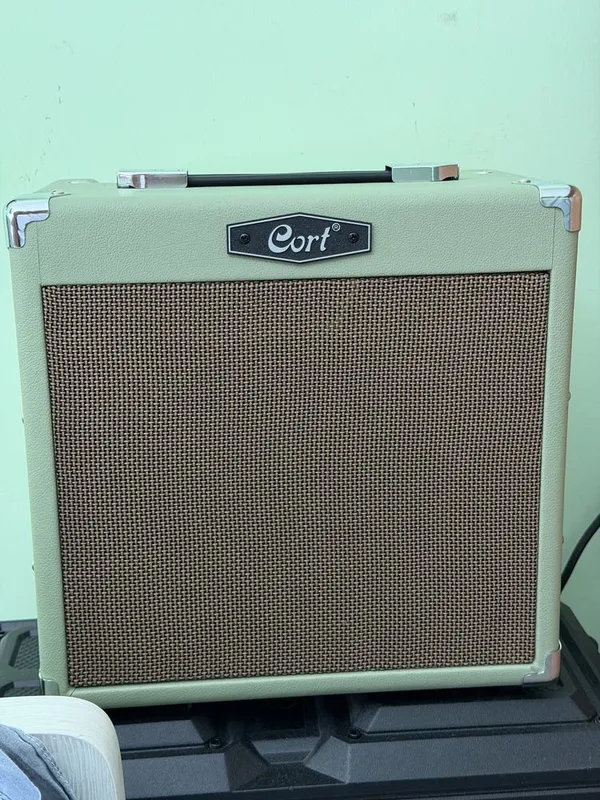 Cort G110 + cm15r kombik 5 Cort G110 + cm15r kombik 5