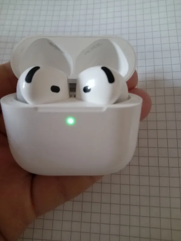 Apple original Airpods zaryadi 3 kunga yetadi 1 Apple original Airpods zaryadi 3 kunga yetadi 1
