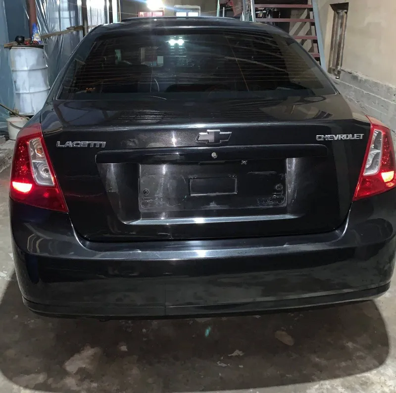 Lasetti 1.8 sotladi
