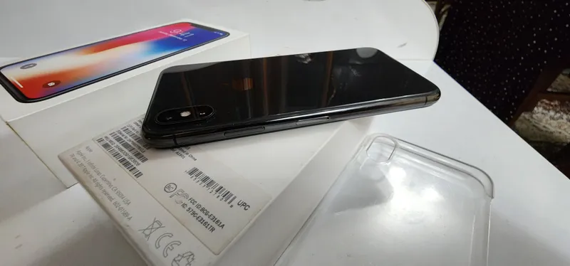 iphone X LL/A 256GB Karobka Dk aybi Face 3